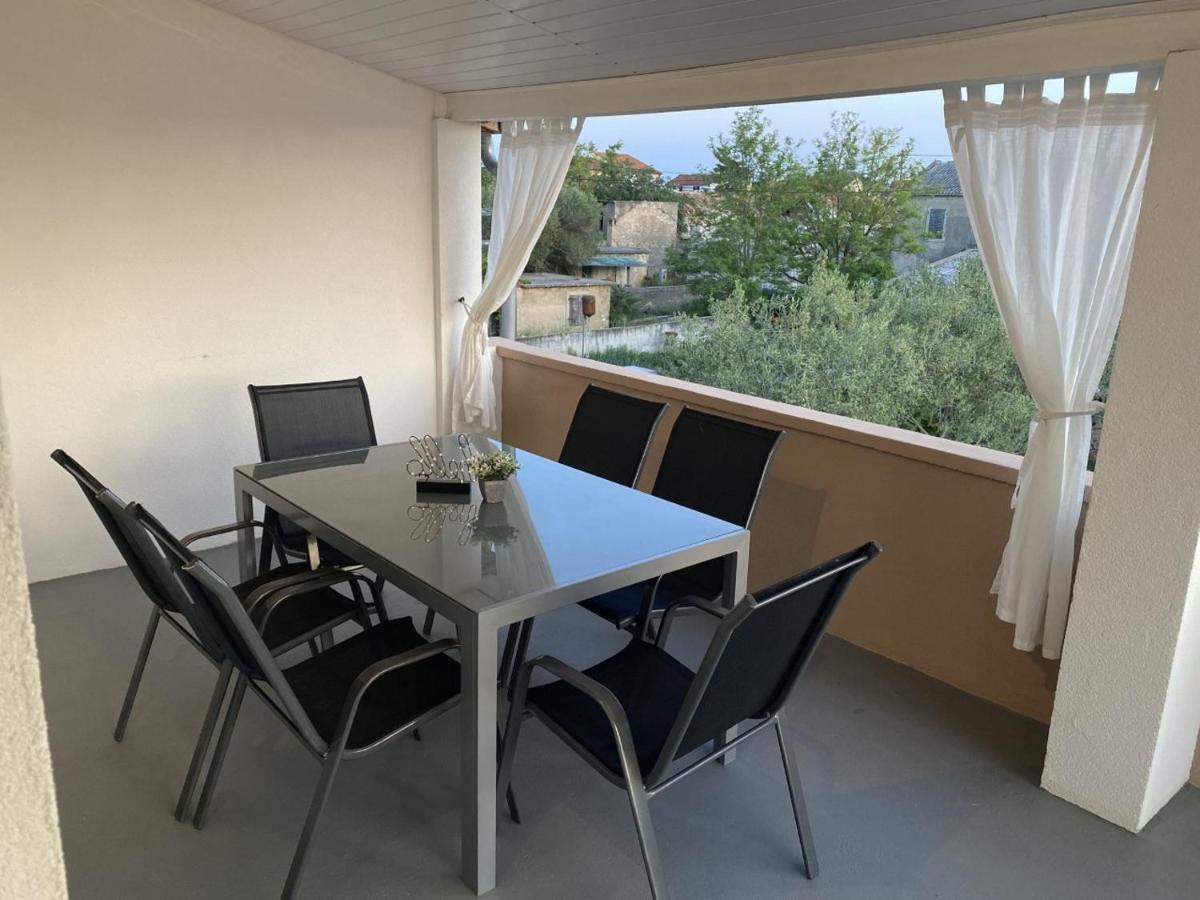 Apartments Zvonimir Privlaka  Exterior photo
